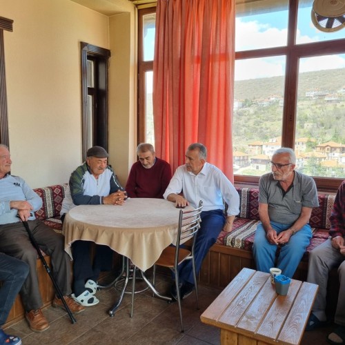 Belediye Başkanımız Adem Ceylan Çamlıdere Kamil Bostan yaşlı ve bakım evini ziyaret ederek yaşlılarımız ile bir araya geldi.