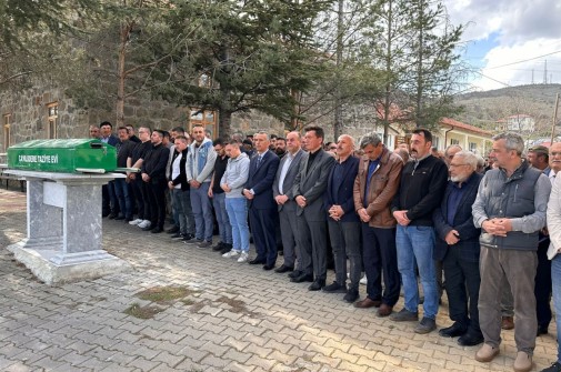 Belediye Başkanımız Adem Ceylan Belediye Meclis üyemiz Mehmet Yaman'ın amcası Kamil Yaman'ın cenazesine katılarak başsağlığı dileklerinde bulundu.