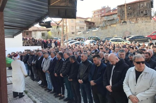 Belediye Başkanımız Adem Ceylan İlçemiz Elmalı köyü Kargalar Mahallesi sakinlerimizden Durali Güney hemşehrimizin cenazesine katılarak başsağlığı dileklerinde bulundu.