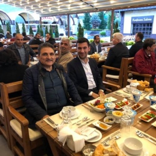 Belediye Başkanımız Hazım Caner Can, Semerkand Sofrasında Ahmet Kaya’nın Vermiş Olduğu İftar Yemeğine Katıldı.