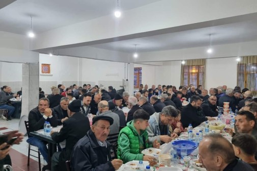 Belediye Başkanımız Adem Ceylan Ramazanın son günü olan Arefe gününde Müsellim ve Çamköy Mahallelerimizde hemşehrilerimizin iftar sofralarına misafir oldu.