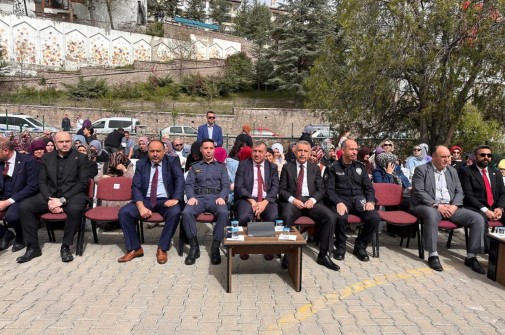 Belediye Başkanımız Adem Ceylan 23 Nisan Ulusal Egemenlik ve Çocuk Bayramı etkinlikleri kapsamında Merkez Atatürk İlkokulunda düzenlenen törene katıldı.