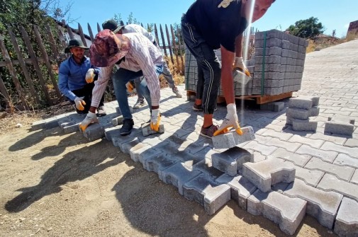 TOKİ YOLU KİLİTLİ TAŞ ÇALIŞMASI BAŞLADI.