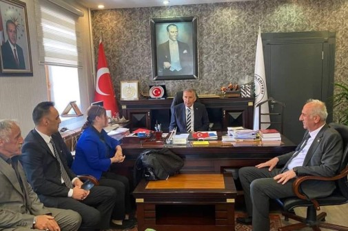 Hacettepe Üniversitesi İdari İşler Daire Başkanı Hasan Özsoy  Belediye Başkanımız Adem Ceylan'a hayırlı olsun dileği ve ziyaretinde bulundul