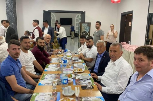 BELEDİYE BAŞKANIMIZ ADEM CEYLAN ESNAFLAR İLE BİR ARAYA GELDİ