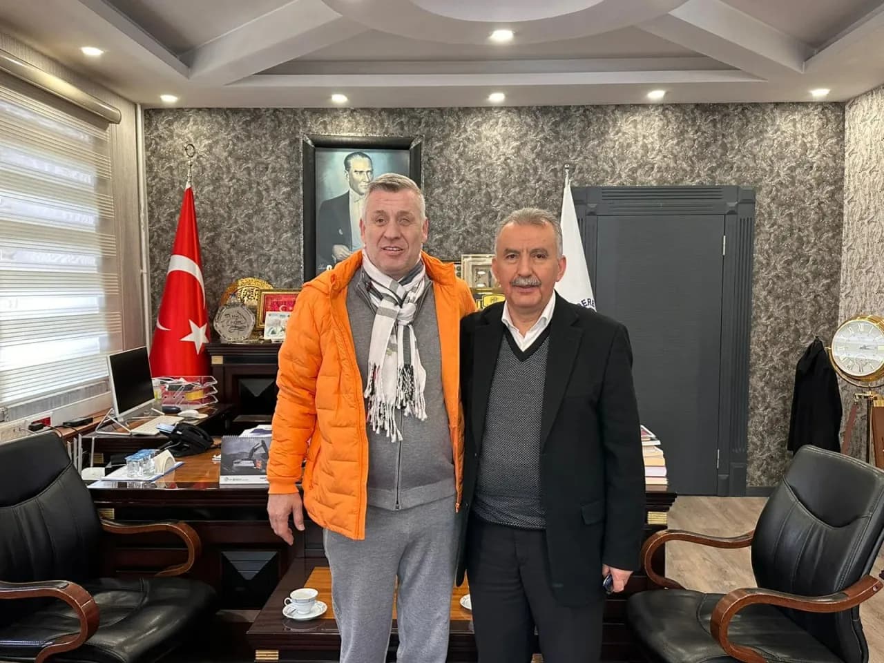 Duayen Sanatçı Metin Şentürk’ten Çamlıdere Belediyesi’ne Ziyaret
