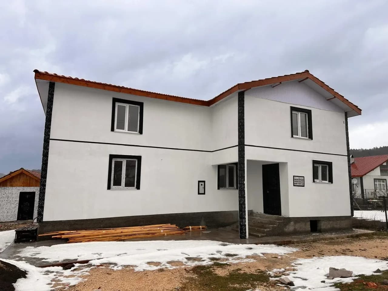 Ozmuş Köyümüzün Enişdibi Mevkii Camii İnşaatı Devam Ediyor