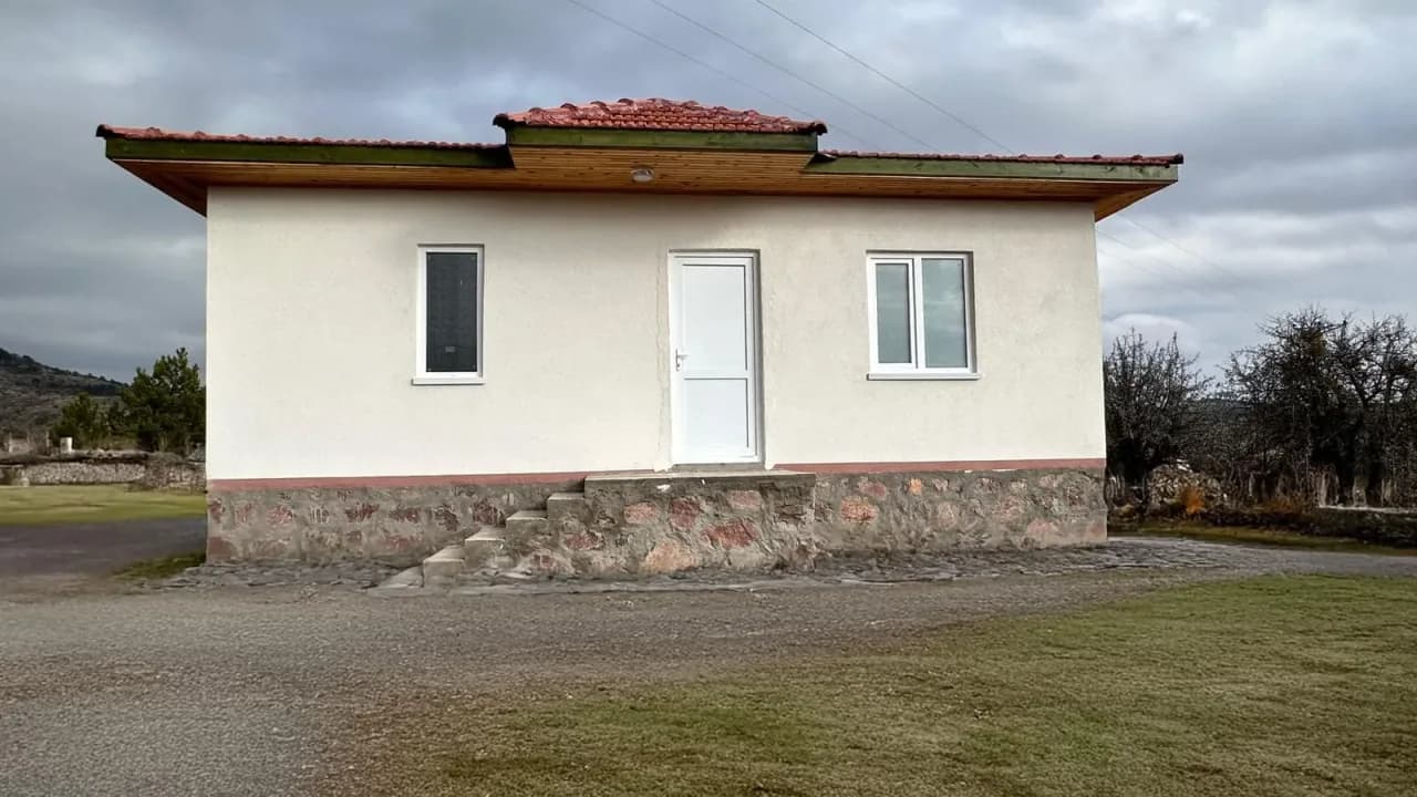 Alakoç Köyü Mezarlığı İçerisinde Mescit ve Lavabo İnşaatı Tamamlandı
