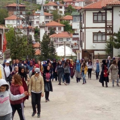 PINAR EĞİTİM OKULLARI'NIN 300 ÖĞRENCİSİ ÇAMLIDERE’DE STRES ATTI...
